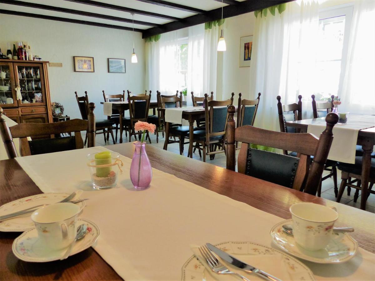 Gaestehaus Schwaab Zeltingen-Rachtig Exteriör bild