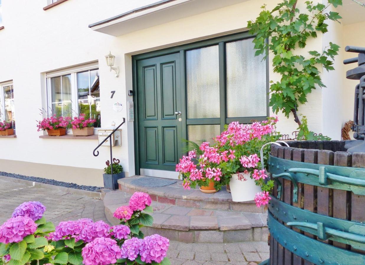 Gaestehaus Schwaab Zeltingen-Rachtig Exteriör bild